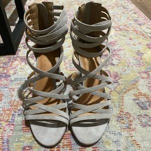 Halogen strapping heels